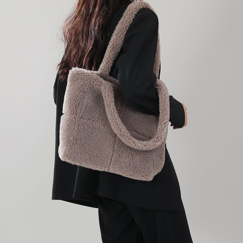 Women’s Winter Plush Designer Tote Bag Large Capacity Cute Shoulder Handbag